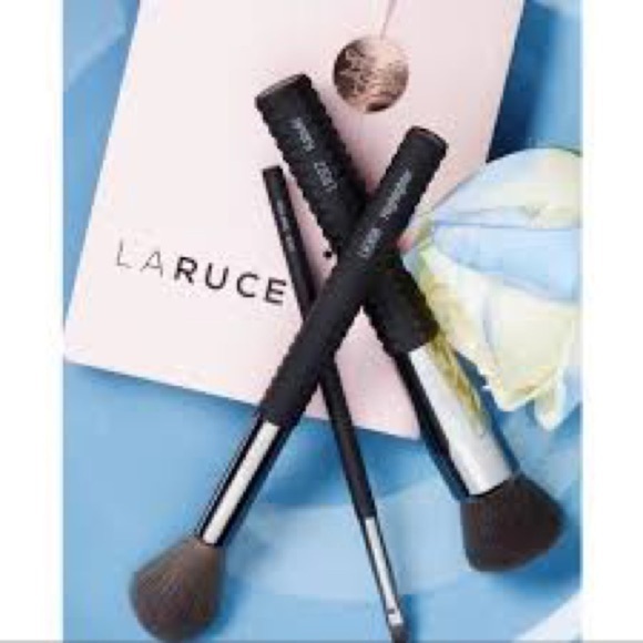 Laruce 3 PC Vegan Hypoallergenic Face Cosmetic Makeup Brush Set NEW - Picture 1 of 7